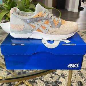 Brand new never worn ASICS